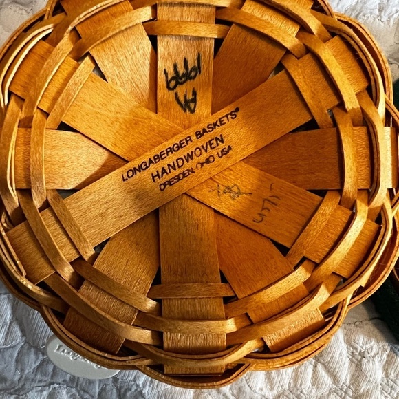 Longaberger baskets with liners. Small. Holiday - Picture 6 of 7